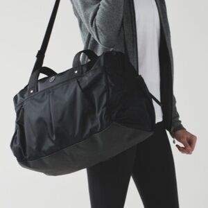 Lululemon Stylish Black Women's Duffle Bag 31L